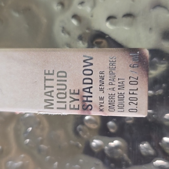 Kylie Cosmetics Matte Liquid Eye Shadow - Always In Szn, NEW - Picture 2 of 3